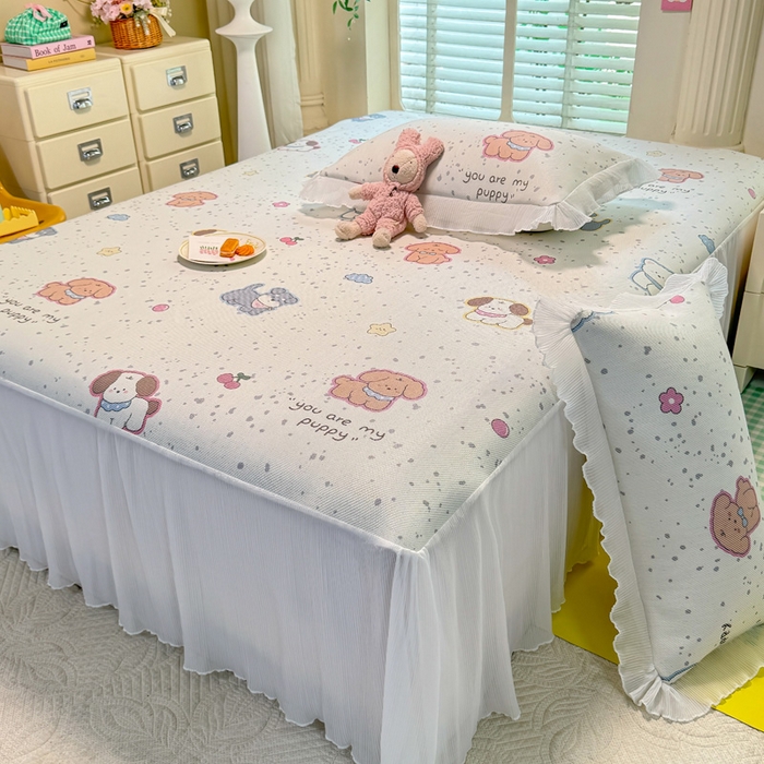 91家纺网 家纺一手货源 找家纺 逸尚阁 2025新款印花冰藤床裙凉席三件套 狗狗家族