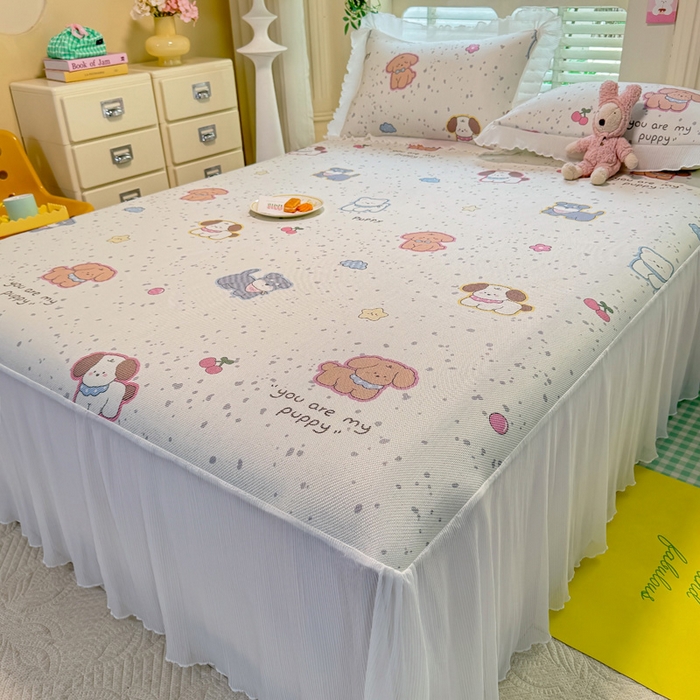 91家纺网 家纺一手货源 找家纺 逸尚阁 2025新款印花冰藤床裙凉席三件套 狗狗家族