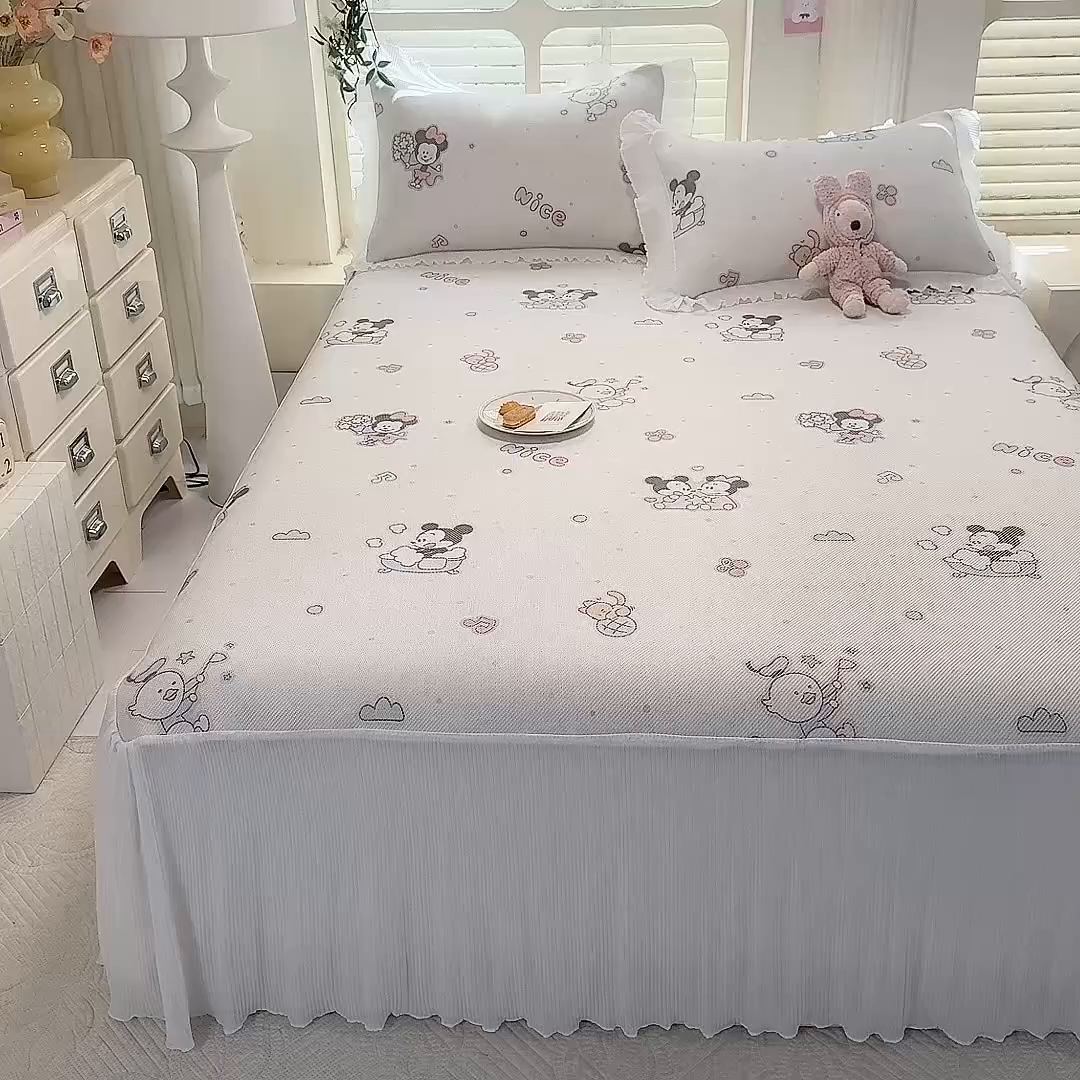 91家纺网 家纺一手货源 找家纺 逸尚阁 2025新款印花冰藤床裙凉席三件套 欢乐世界