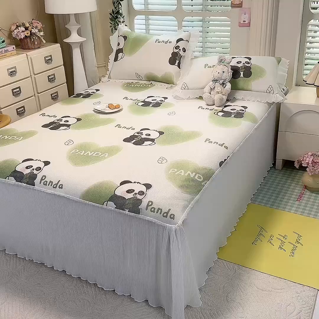 91家纺网 家纺一手货源 找家纺 逸尚阁 2025新款印花冰藤床裙凉席三件套 绿心熊猫