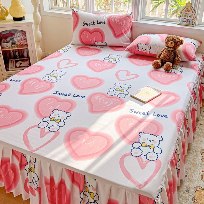 91家纺网 家纺一手货源 找家纺 极梦家纺 2025新款磨毛印花床裙三件套（支持定制） （总链接二） 粉心熊