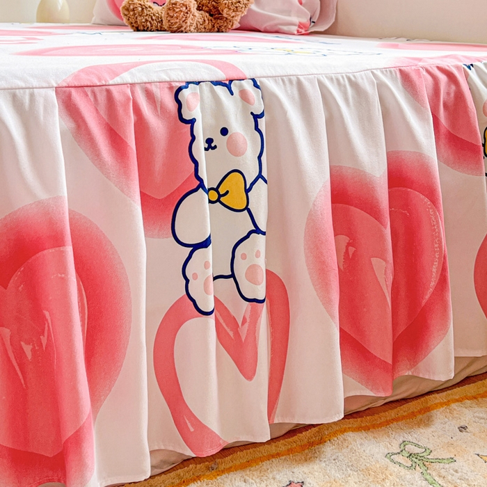 91家纺网 家纺一手货源 找家纺 极梦家纺 2025新款磨毛印花床裙三件套（支持定制） （总链接二） 粉心熊