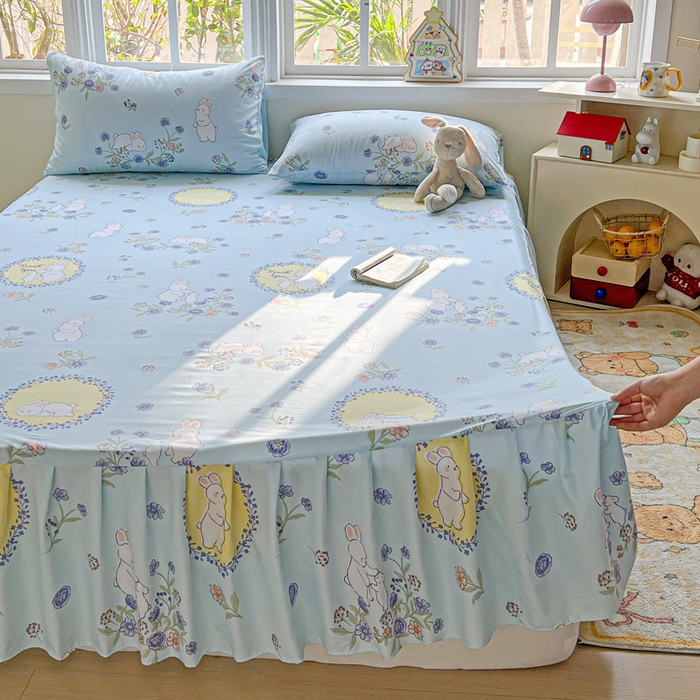 91家纺网 家纺一手货源 找家纺 极梦家纺 2025新款磨毛印花床裙三件套（支持定制） （总链接二） 蓝白兔