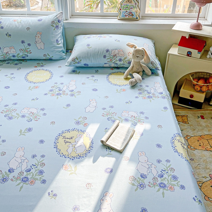 91家纺网 家纺一手货源 找家纺 极梦家纺 2025新款磨毛印花床裙三件套（支持定制） （总链接二） 蓝白兔