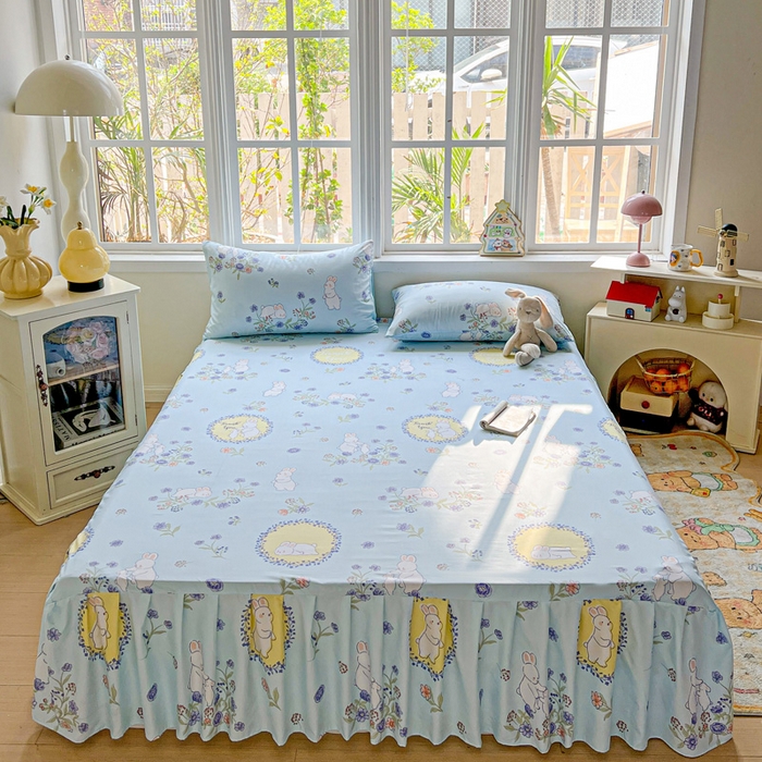 91家纺网 家纺一手货源 找家纺 极梦家纺 2025新款磨毛印花床裙三件套（支持定制） （总链接二） 蓝白兔