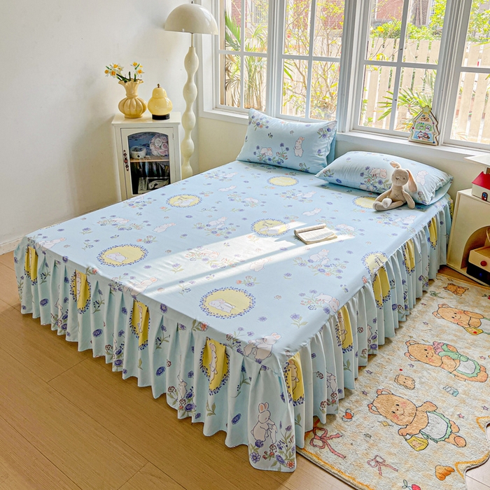 91家纺网 家纺一手货源 找家纺 极梦家纺 2025新款磨毛印花床裙三件套（支持定制） （总链接二） 蓝白兔