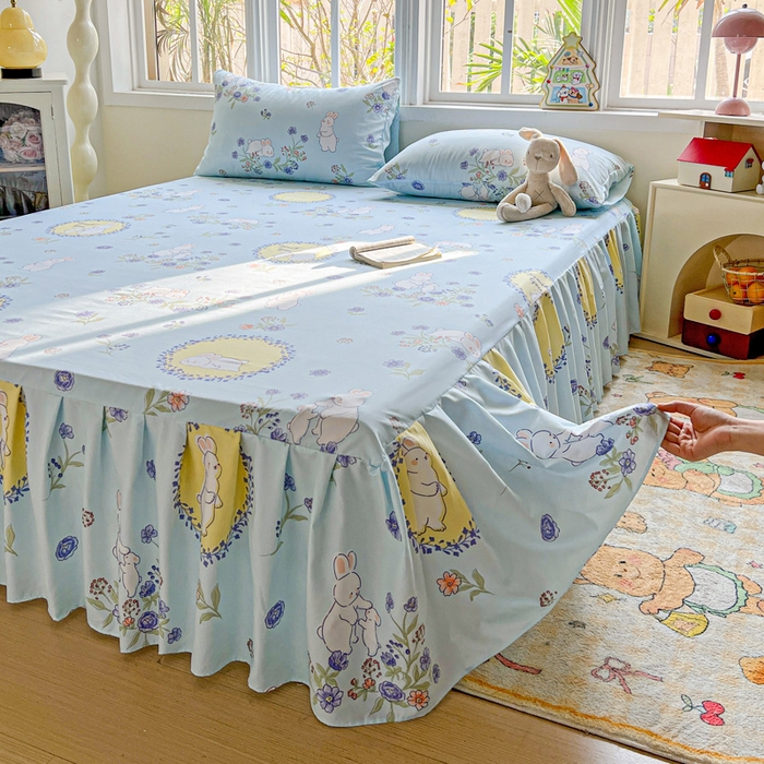 91家纺网 家纺一手货源 找家纺 极梦家纺 2025新款磨毛印花床裙三件套（支持定制） （总链接二） 蓝白兔