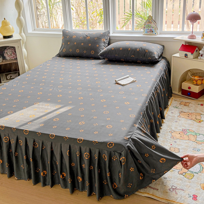 91家纺网 家纺一手货源 找家纺 极梦家纺 2025新款磨毛印花床裙三件套（支持定制） （总链接二） 小资生活