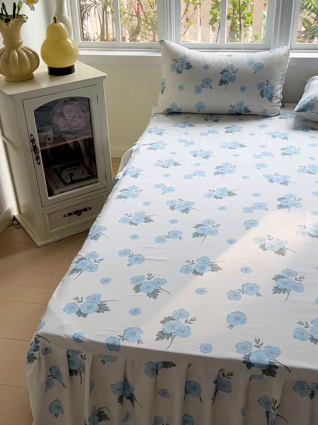 91家纺网 家纺一手货源 找家纺 极梦家纺 2025新款磨毛印花床裙三件套（支持定制） （总链接二） 蓝樱花语