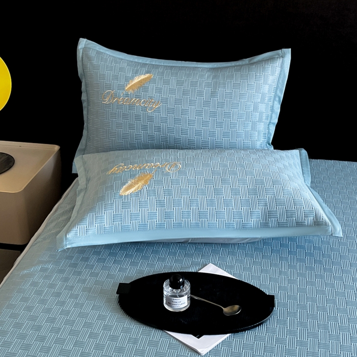 91家纺网 家纺一手货源 找家纺 如一2025新款A类刺绣PE中分子冰豆豆凉感软席-都市系列 都市-月光蓝