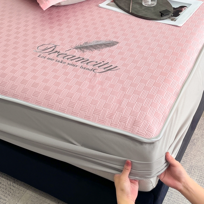 91家纺网 家纺一手货源 找家纺 如一2025新款A类刺绣PE中分子冰豆豆凉感软席-都市系列 都市-仲夏粉