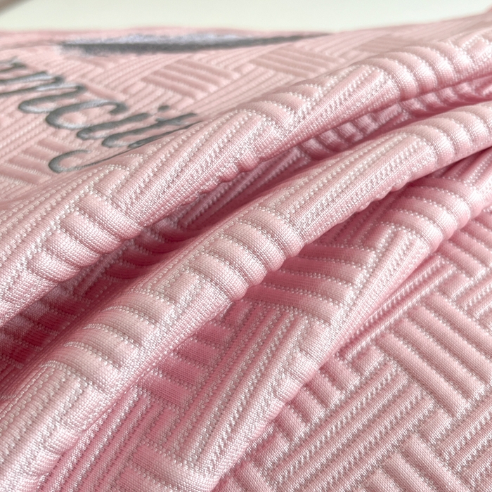 91家纺网 家纺一手货源 找家纺 如一2025新款A类刺绣PE中分子冰豆豆凉感软席-都市系列 都市-仲夏粉