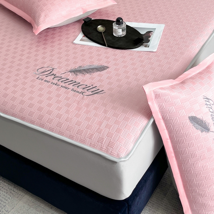 91家纺网 家纺一手货源 找家纺 如一2025新款A类刺绣PE中分子冰豆豆凉感软席-都市系列 都市-仲夏粉