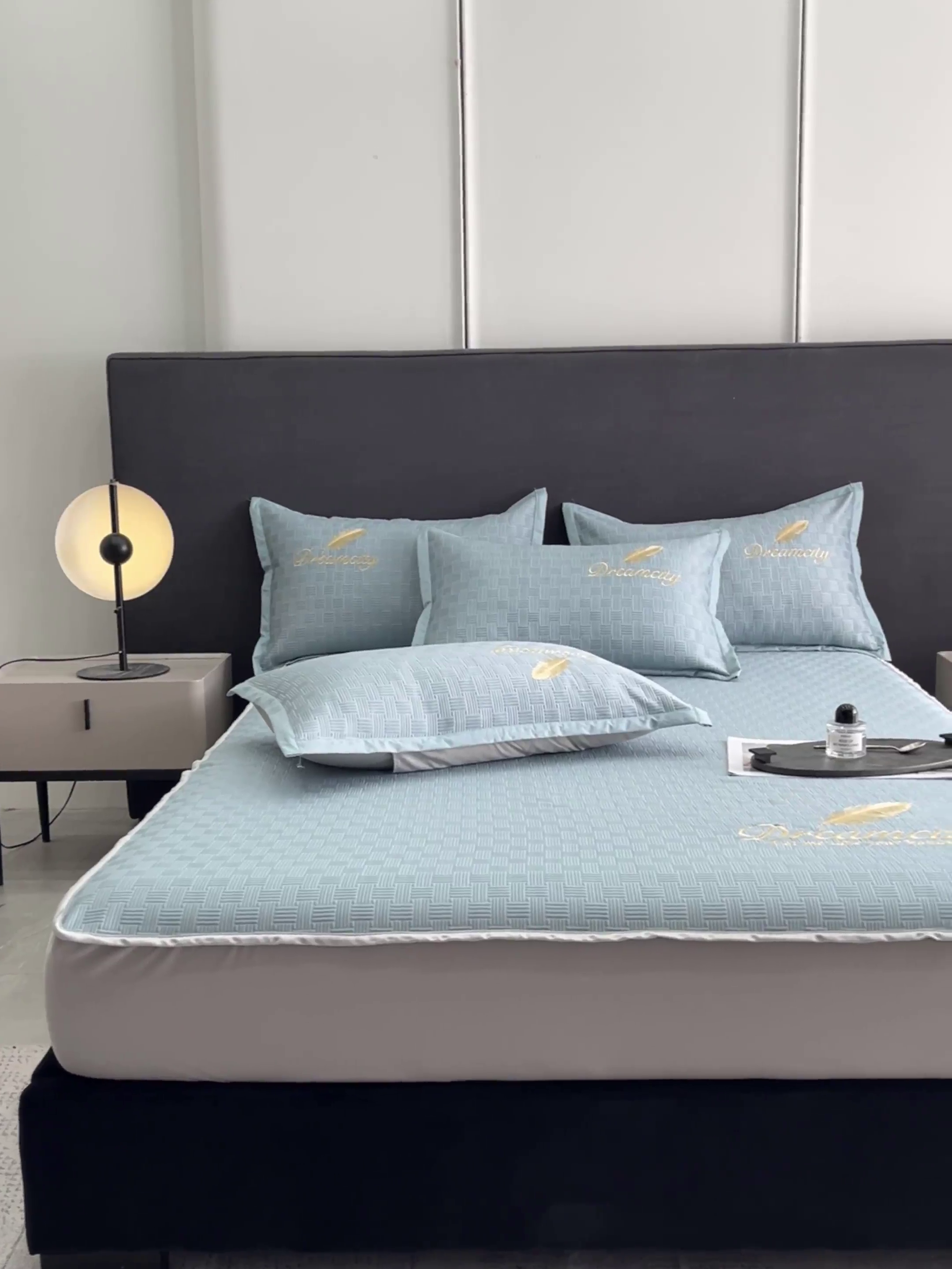 91家纺网 家纺一手货源 找家纺 如一2025新款A类刺绣PE中分子冰豆豆凉感软席-都市系列 都市-月光蓝