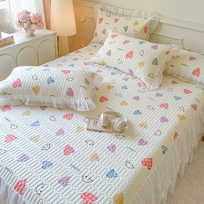 91家纺网 家纺一手货源 找家纺 网红馆（ck家纺） 2025春夏新款印花凉感丝乳胶床裙凉席空调席夏被空调被 爱心笑脸 粉