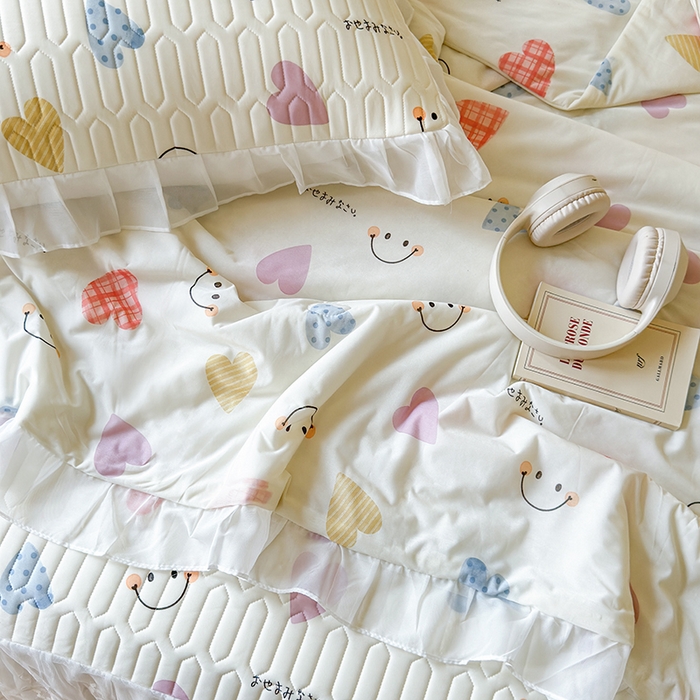 91家纺网 家纺一手货源 找家纺 网红馆（ck家纺） 2025春夏新款印花凉感丝乳胶床裙凉席空调席夏被空调被 爱心笑脸 粉