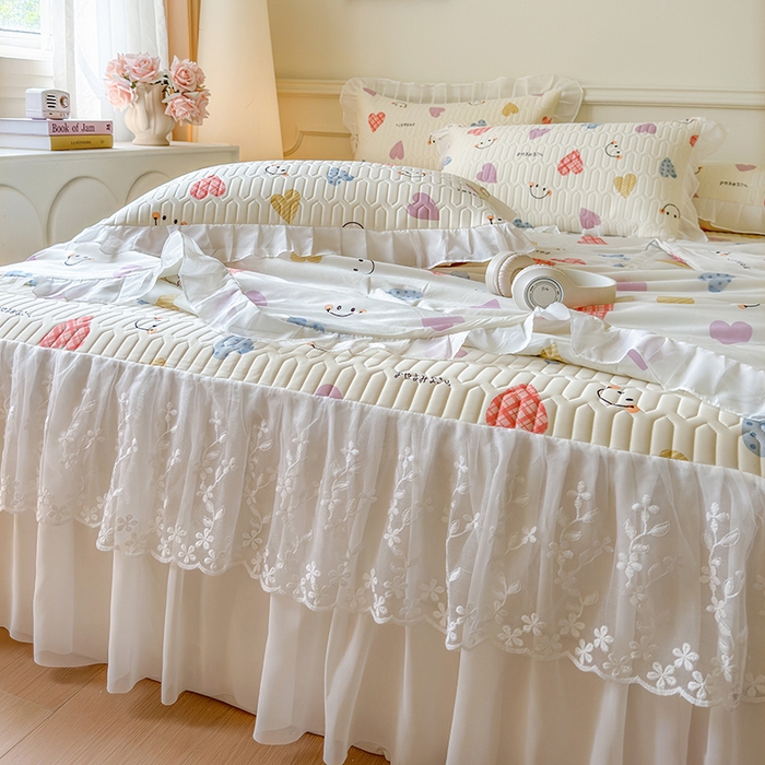 91家纺网 家纺一手货源 找家纺 网红馆（ck家纺） 2025春夏新款印花凉感丝乳胶床裙凉席空调席夏被空调被 爱心笑脸 粉