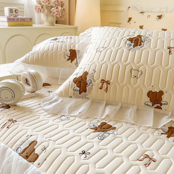 91家纺网 家纺一手货源 找家纺 网红馆（ck家纺） 2025春夏新款印花凉感丝乳胶床裙凉席空调席夏被空调被 嘟嘟熊 茶