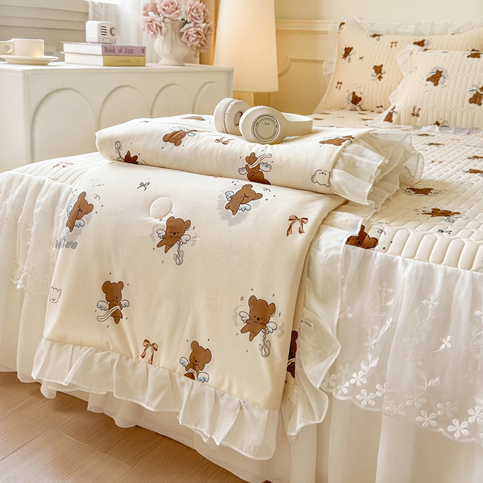 91家纺网 家纺一手货源 找家纺 网红馆（ck家纺） 2025春夏新款印花凉感丝乳胶床裙凉席空调席夏被空调被 嘟嘟熊 茶