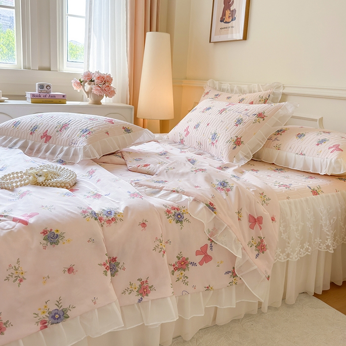 91家纺网 家纺一手货源 找家纺 网红馆（ck家纺） 2025春夏新款印花凉感丝乳胶床裙凉席空调席夏被空调被 蝴蝶花语 粉