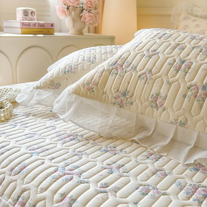 91家纺网 家纺一手货源 找家纺 网红馆（ck家纺） 2025春夏新款印花凉感丝乳胶床裙凉席空调席夏被空调被 花田米