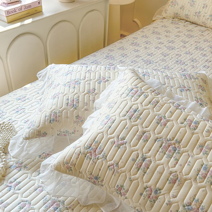 91家纺网 家纺一手货源 找家纺 网红馆（ck家纺） 2025春夏新款印花凉感丝乳胶床裙凉席空调席夏被空调被 花田米