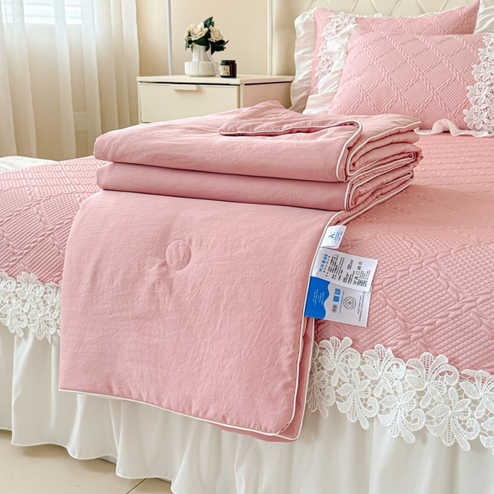 91家纺网 家纺一手货源 找家纺  2025新款PE凉豆豆安娜系列凉席夏被三件套 安娜-豆沙 