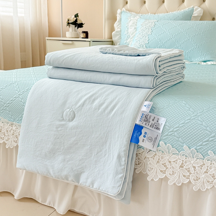 91家纺网 家纺一手货源 找家纺  2025新款PE凉豆豆安娜系列凉席夏被三件套 安娜-浅蓝