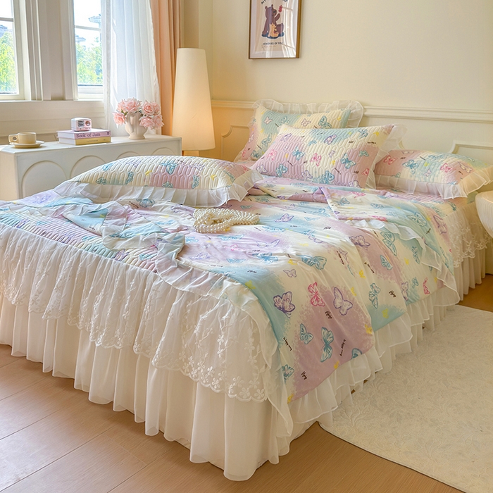 91家纺网 家纺一手货源 找家纺 网红馆（ck家纺） 2025春夏新款印花凉感丝乳胶床裙凉席空调席夏被空调被 翩翩起舞 粉