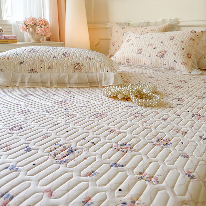 91家纺网 家纺一手货源 找家纺 网红馆（ck家纺） 2025春夏新款印花凉感丝乳胶床裙凉席空调席夏被空调被 艺梦 粉