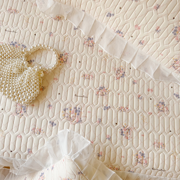 91家纺网 家纺一手货源 找家纺 网红馆（ck家纺） 2025春夏新款印花凉感丝乳胶床裙凉席空调席夏被空调被 艺梦 粉