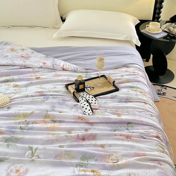 91家纺网 家纺一手货源 找家纺 2025年新款A类数码印花夏凉被 凉感丝锦氨夏被冰淇淋夏被空调被西瓜被双面凉感单夏被 轻轻花语