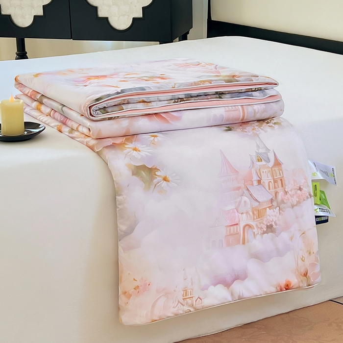 91家纺网 家纺一手货源 找家纺 2025年新款A类数码印花夏凉被 凉感丝锦氨夏被冰淇淋夏被空调被西瓜被双面凉感单夏被 莎莉-粉玉