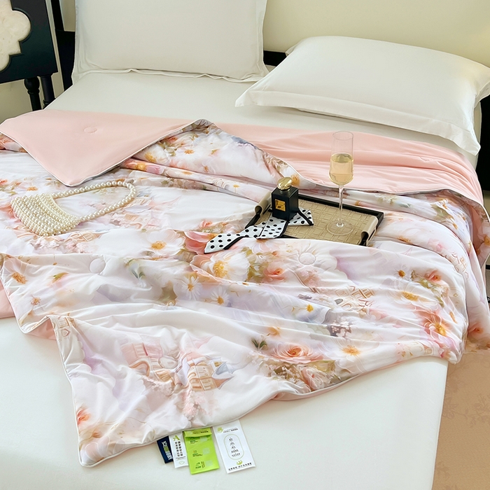 91家纺网 家纺一手货源 找家纺 2025年新款A类数码印花夏凉被 凉感丝锦氨夏被冰淇淋夏被空调被西瓜被双面凉感单夏被 莎莉-粉玉