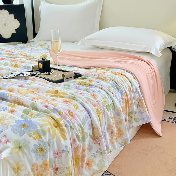 91家纺网 家纺一手货源 找家纺 2025年新款A类数码印花夏凉被 凉感丝锦氨夏被冰淇淋夏被空调被西瓜被双面凉感单夏被 醉春风