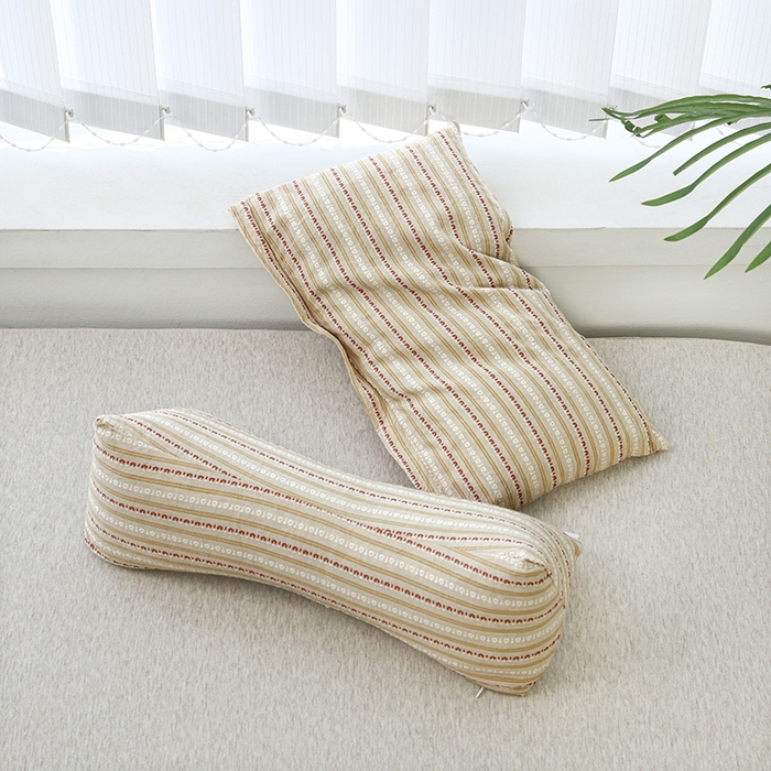 91家纺网 家纺一手货源 找家纺 新丽佳家纺 2025新款二合一三角荞麦牵引枕头条纹款枕头枕芯 卡其 三角枕35x16cm 方枕35x20cm/只