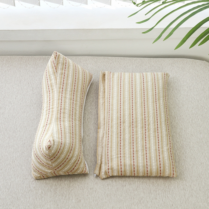 91家纺网 家纺一手货源 找家纺 新丽佳家纺 2025新款二合一三角荞麦牵引枕头条纹款枕头枕芯 卡其 三角枕35x16cm 方枕35x20cm/只