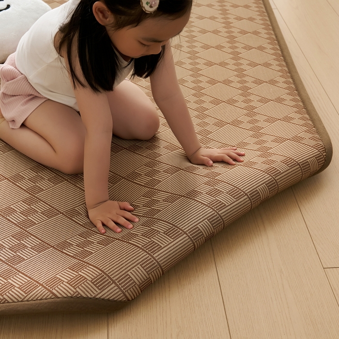 91家纺网 家纺一手货源 找家纺 祁恋婷家居 2025新款A类冰丝多功能地垫 青春岁月-九宫格