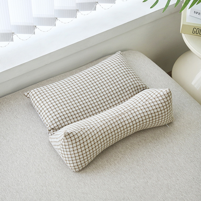 91家纺网 家纺一手货源 找家纺 新丽佳家纺 2025新款二合一三角荞麦牵引枕头格子款枕头枕芯 棕色 三角枕35x16cm 方枕35x20cm/只