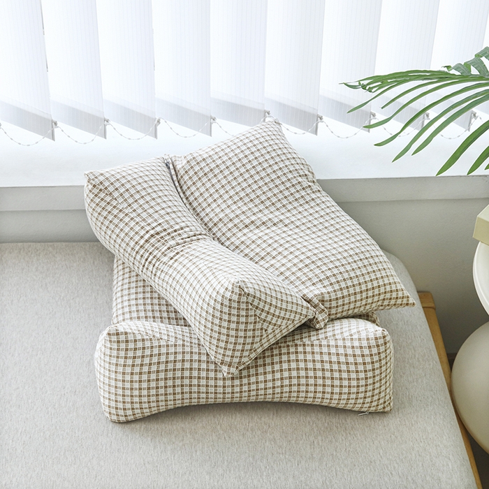 91家纺网 家纺一手货源 找家纺 新丽佳家纺 2025新款二合一三角荞麦牵引枕头格子款枕头枕芯 棕色 三角枕35x16cm 方枕35x20cm/只