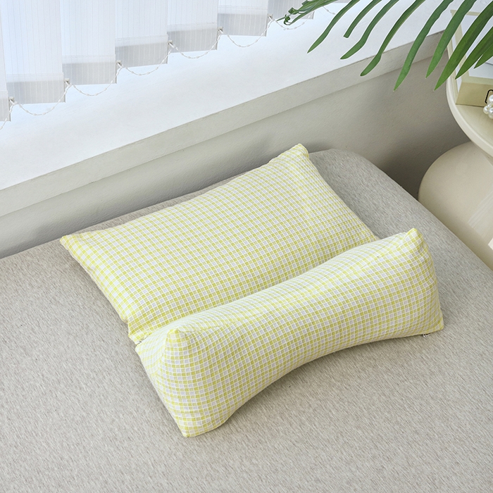 91家纺网 家纺一手货源 找家纺 （总）新丽佳家纺 2025新款二合一三角荞麦牵引枕头格子款枕头枕芯