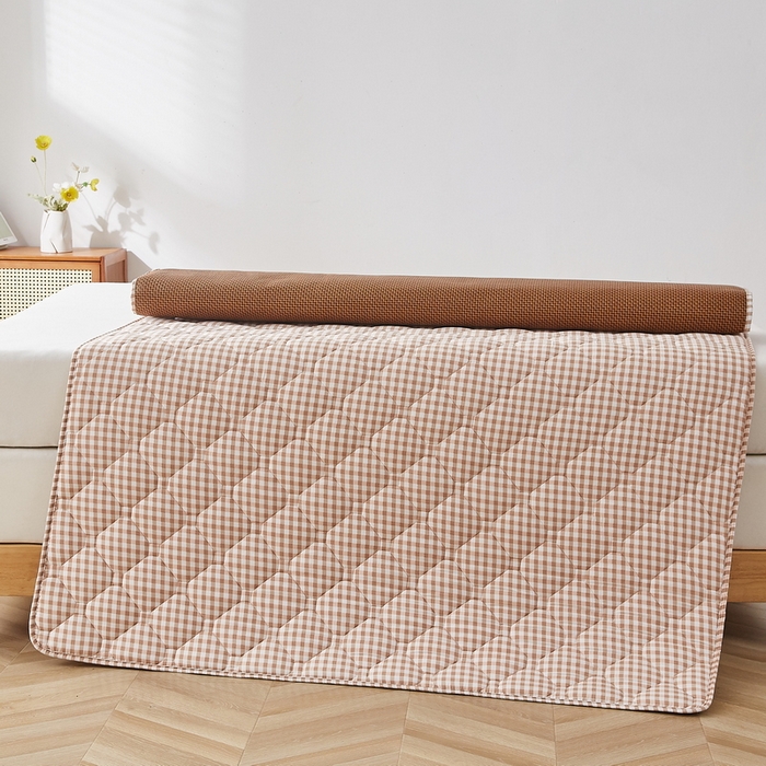 91家纺网 家纺一手货源 找家纺 祁恋婷家居 2025新款A类水洗棉藤席两用床褥 咖小格-藤席床褥