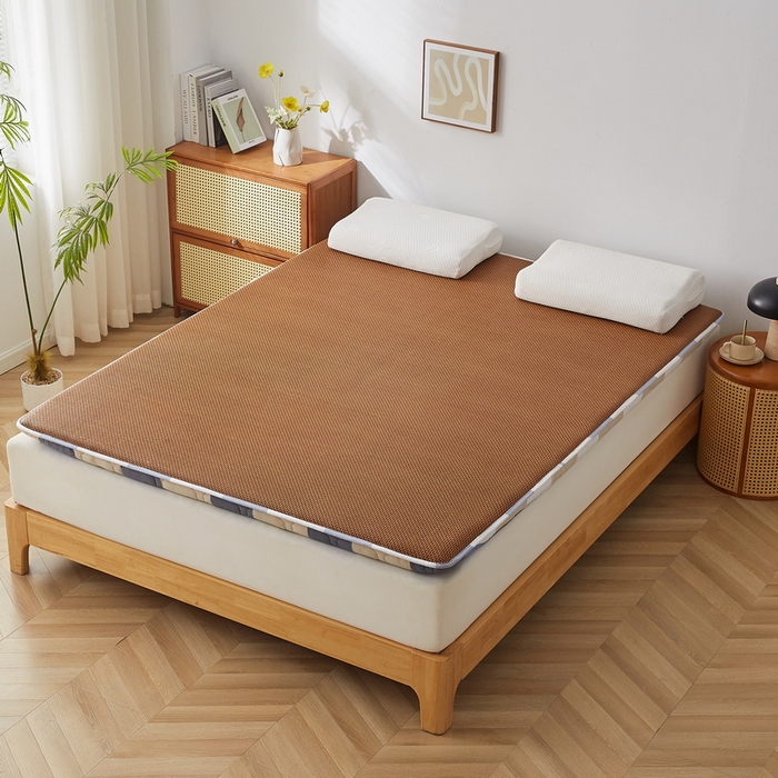 91家纺网 家纺一手货源 找家纺 祁恋婷家居 2025新款A类水洗棉藤席两用床褥 蓝大格-藤席床褥