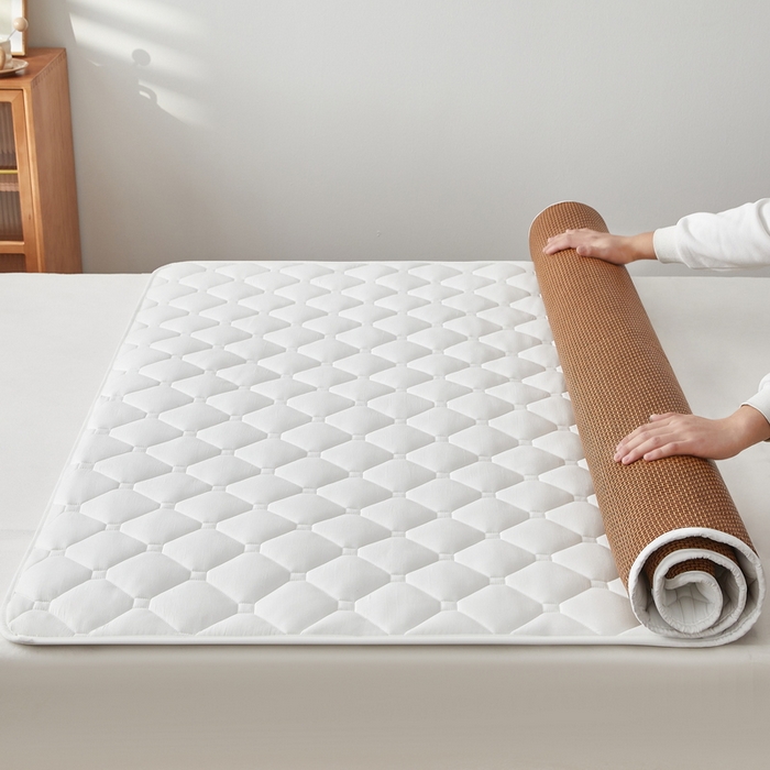 91家纺网 家纺一手货源 找家纺 祁恋婷家居 2025新款A类水洗棉藤席两用床褥 水洗棉白-藤席床褥