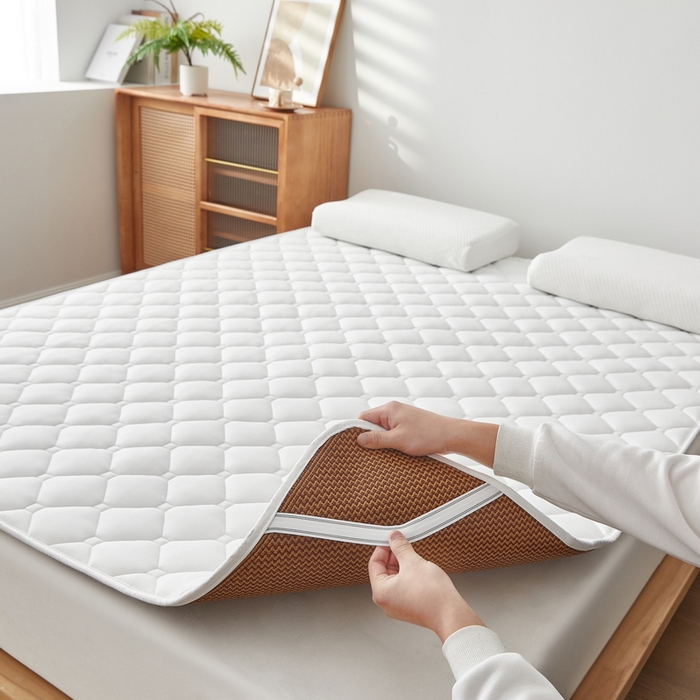 91家纺网 家纺一手货源 找家纺 祁恋婷家居 2025新款A类水洗棉藤席两用床褥 水洗棉白-藤席床褥