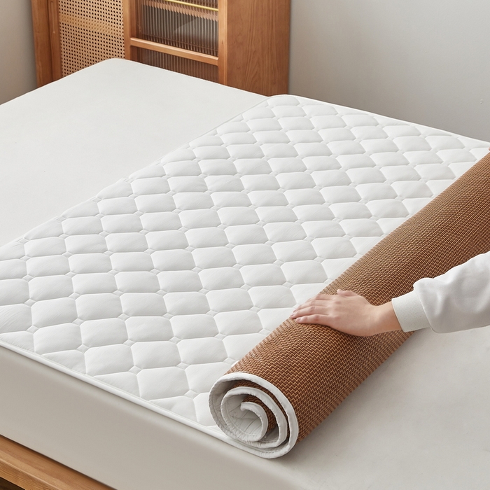 91家纺网 家纺一手货源 找家纺 祁恋婷家居 2025新款A类水洗棉藤席两用床褥 水洗棉白-藤席床褥