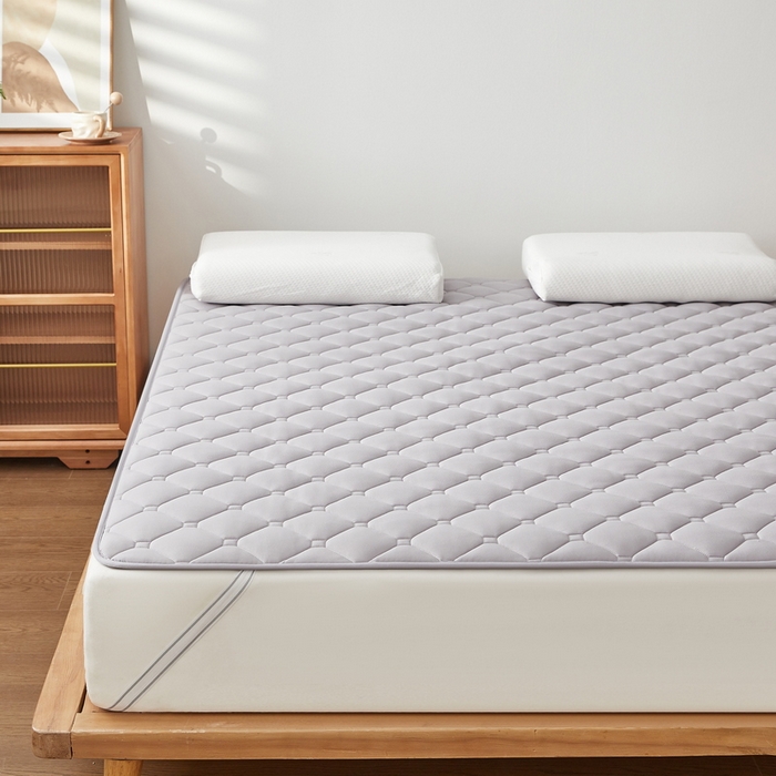 91家纺网 家纺一手货源 找家纺 祁恋婷家居 2025新款A类水洗棉藤席两用床褥 水洗棉灰-藤席床褥