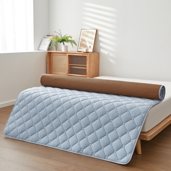 91家纺网 家纺一手货源 找家纺 祁恋婷家居 2025新款A类水洗棉藤席两用床褥 水洗棉蓝-藤席床褥