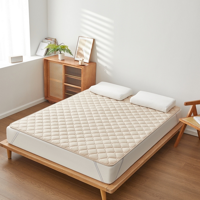 91家纺网 家纺一手货源 找家纺 祁恋婷家居 2025新款A类水洗棉藤席两用床褥 水洗棉驼-藤席床褥