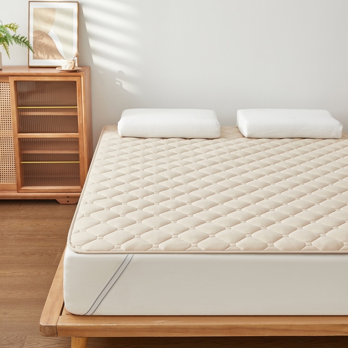 91家纺网 家纺一手货源 找家纺 祁恋婷家居 2025新款A类水洗棉藤席两用床褥 水洗棉驼-藤席床褥